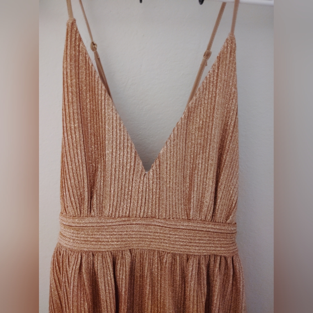 🦋Trixxi Gold Shimmer Backless Dress - Picture 6 of 8